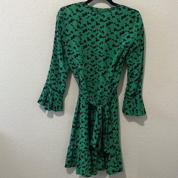 TANYA TAYLOR Nomi Wrap Dress Green Silk Print Ruffle Trim, Size 4 - Picture 12 of 15